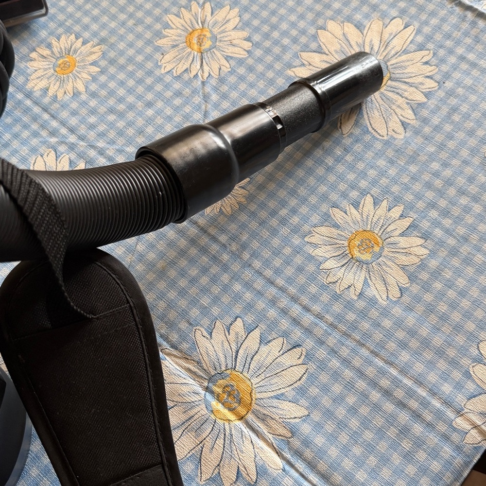 EUC~Oreck Black Handheld Vacuum W/Attachments/Filter Bag & Instruction Manual - Picture 6 of 14